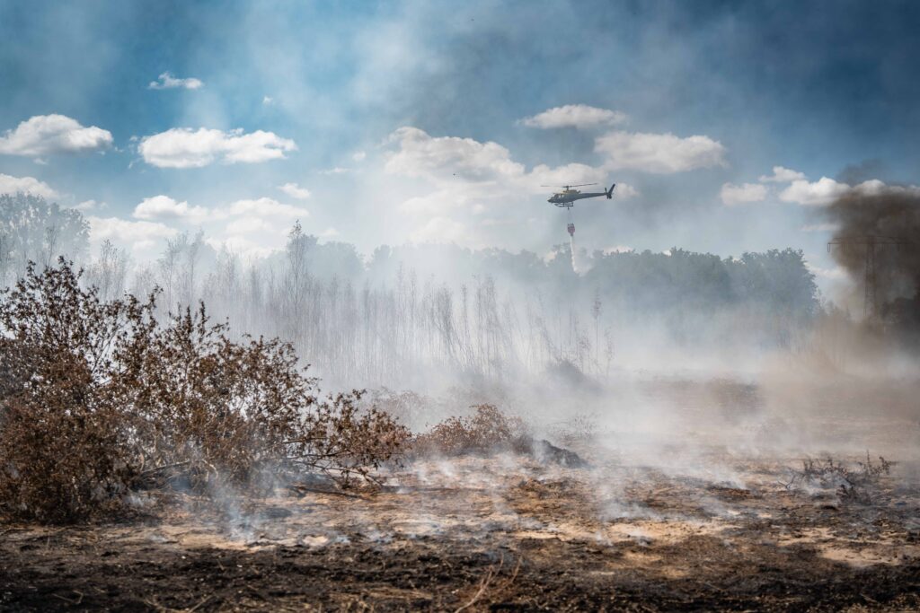 260711_ChristianKortüm_LMBV_Löschhubschrauber_Meuselwitz-8944